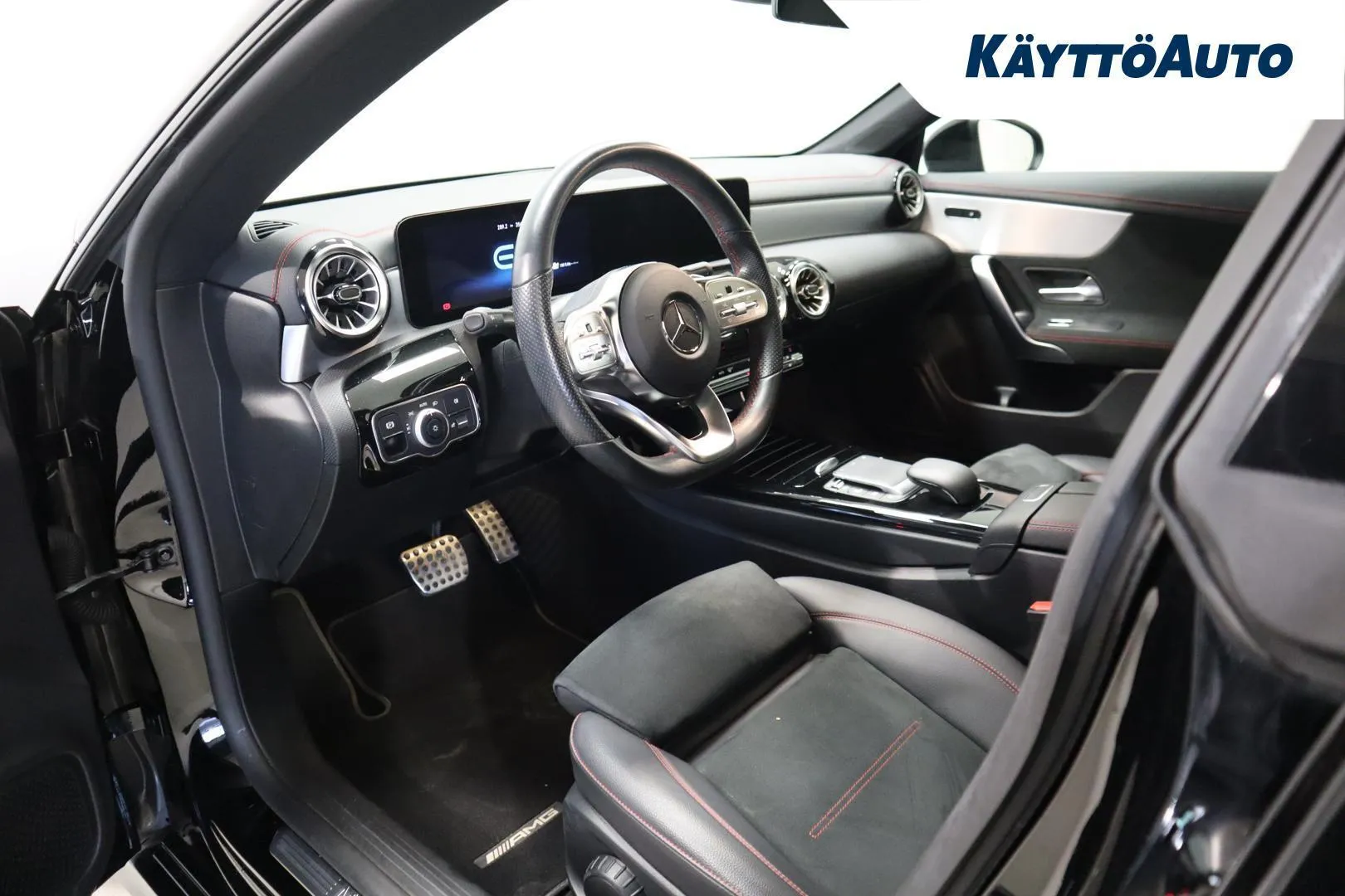 Mercedes-Benz CLA KUM-606 carousel image