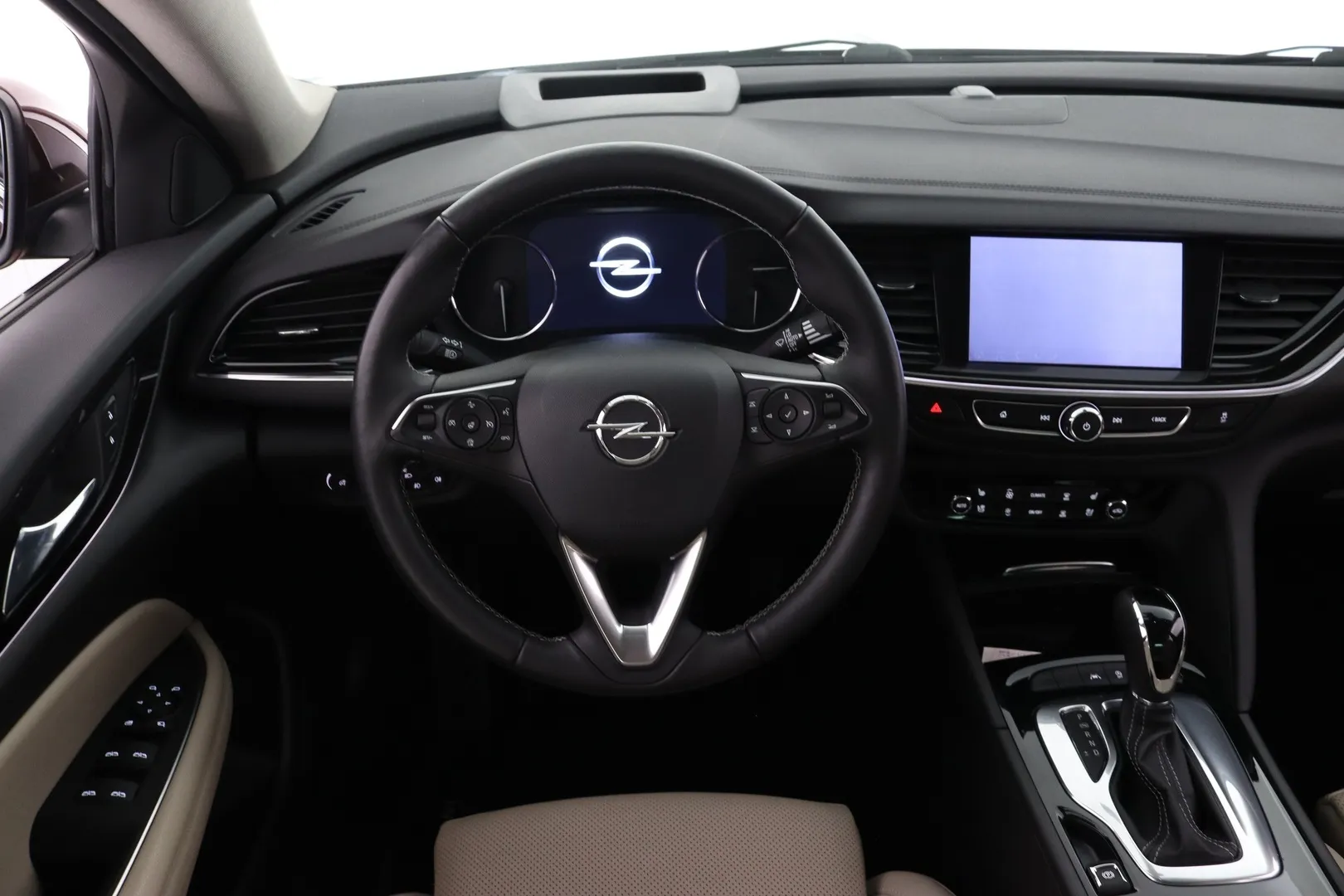 Opel Insignia FIA-726 carousel image