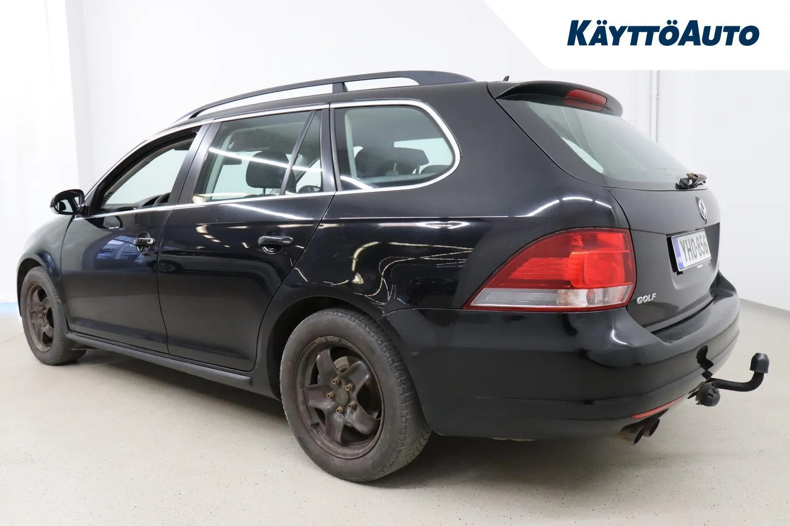 Volkswagen Golf YHO-856 carousel image