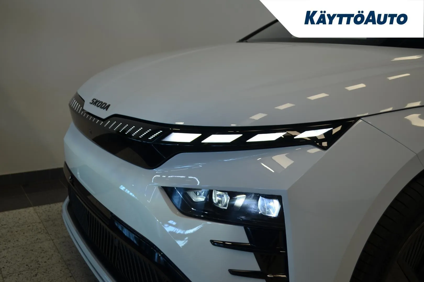 Skoda Enyaq ZRE-380 carousel image