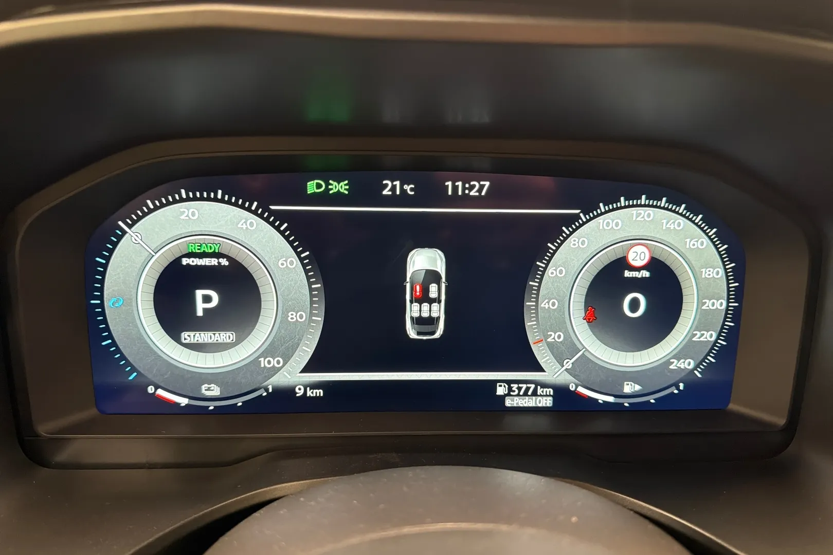 Nissan Qashqai SZJ-606 carousel image