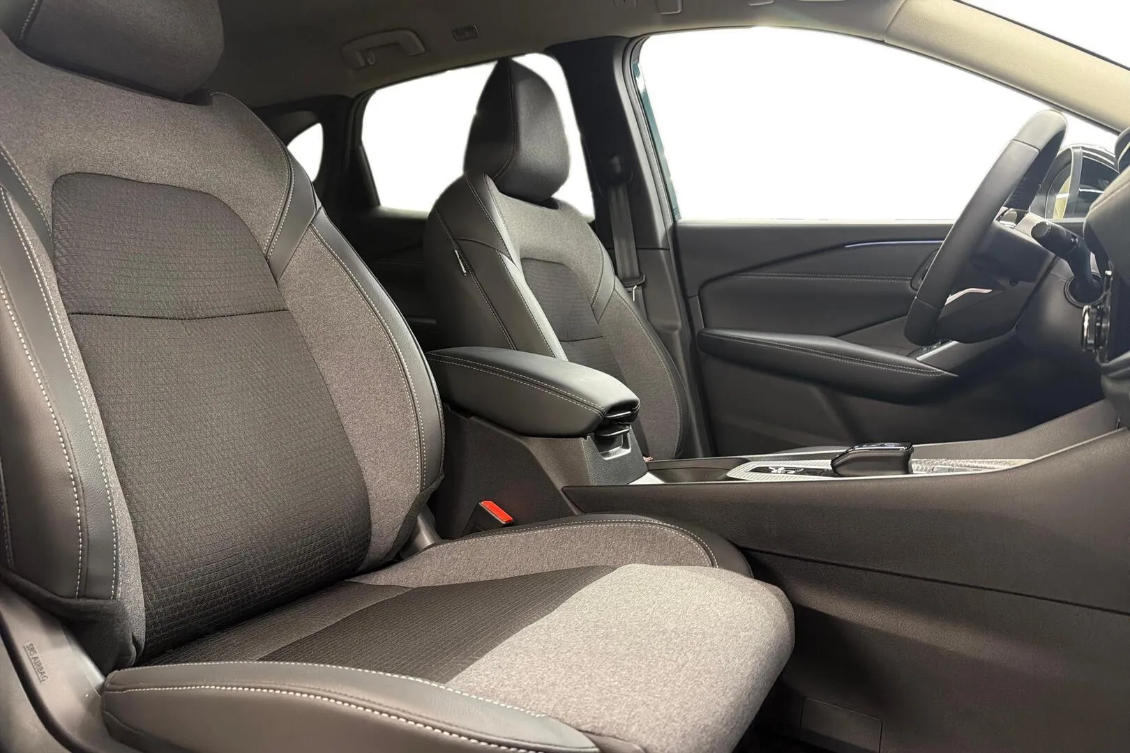 Nissan Qashqai SZJ-606 carousel image