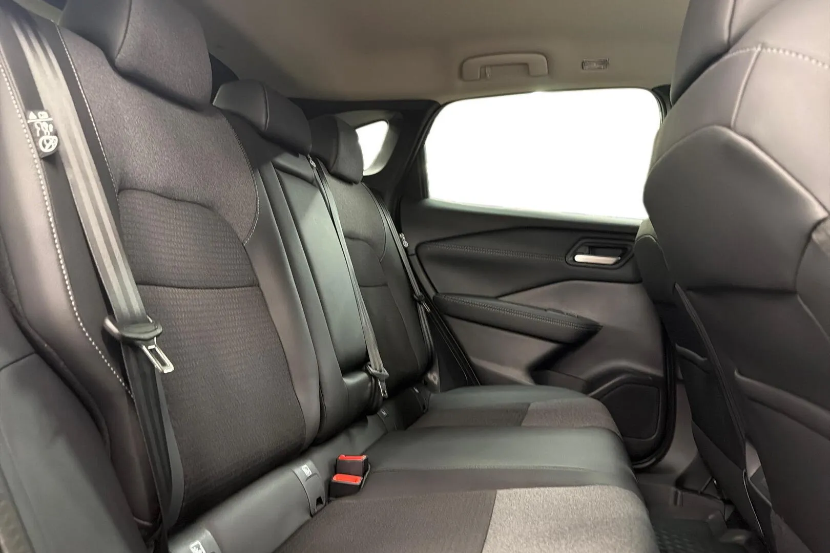 Nissan Qashqai SZJ-606 carousel image