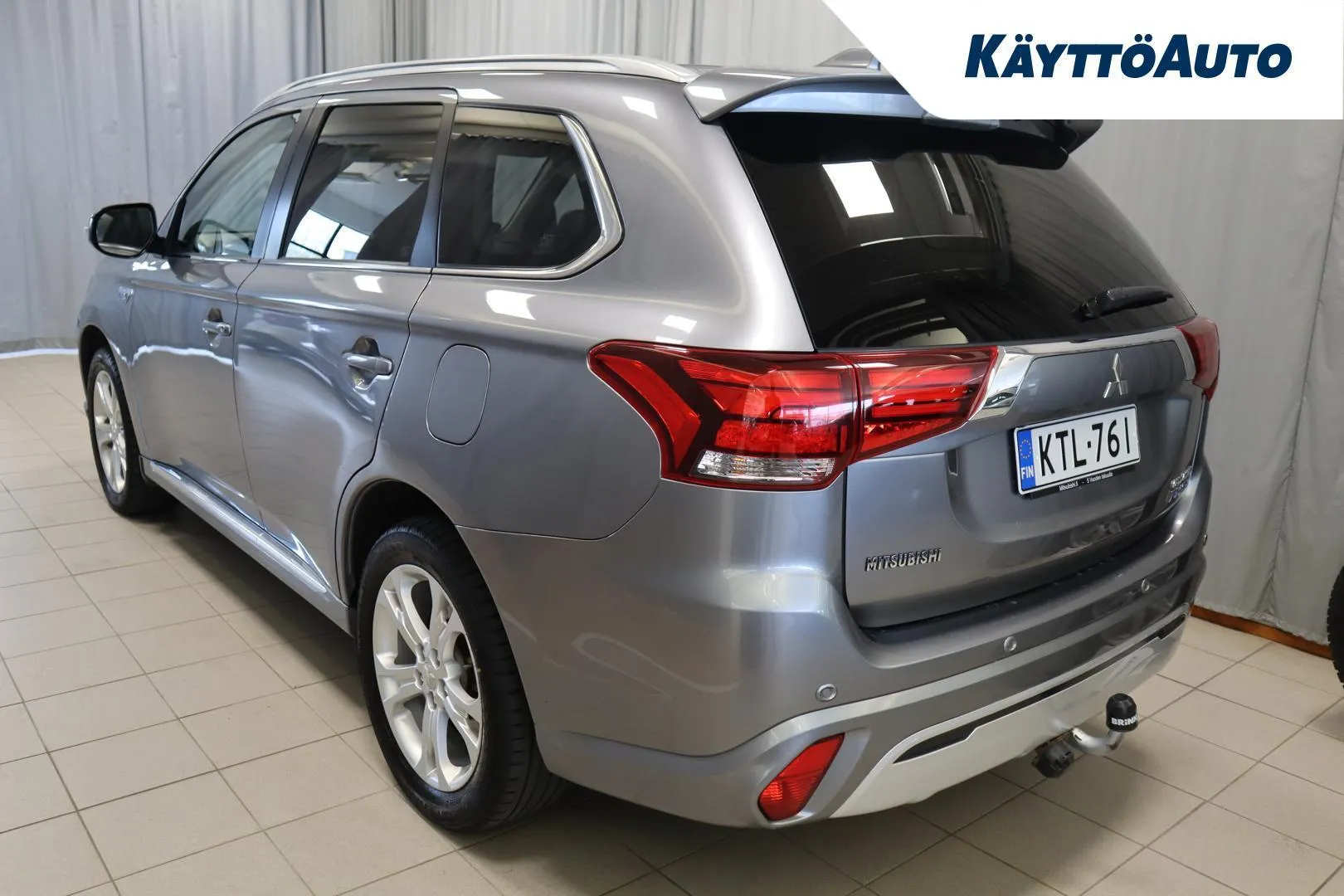Mitsubishi Outlander PHEV KTL-761 carousel image