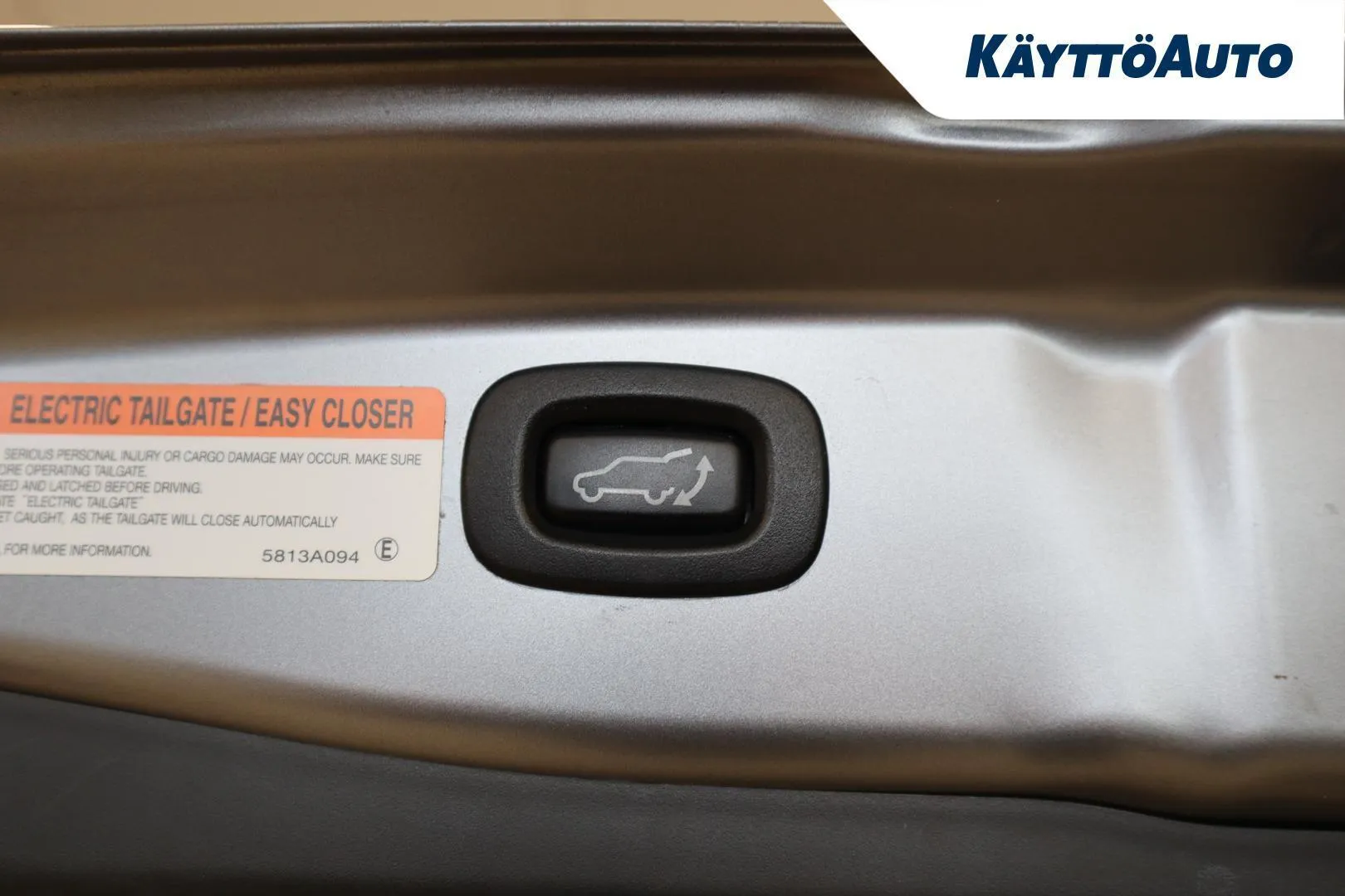 Mitsubishi Outlander PHEV KTL-761 carousel image