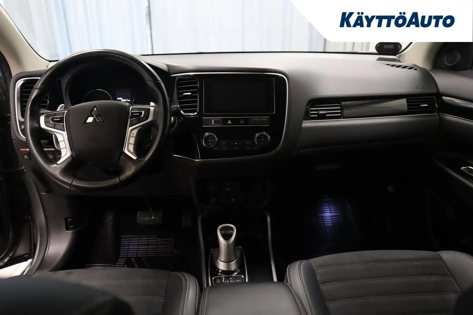 Mitsubishi Outlander PHEV KTL-761 carousel image