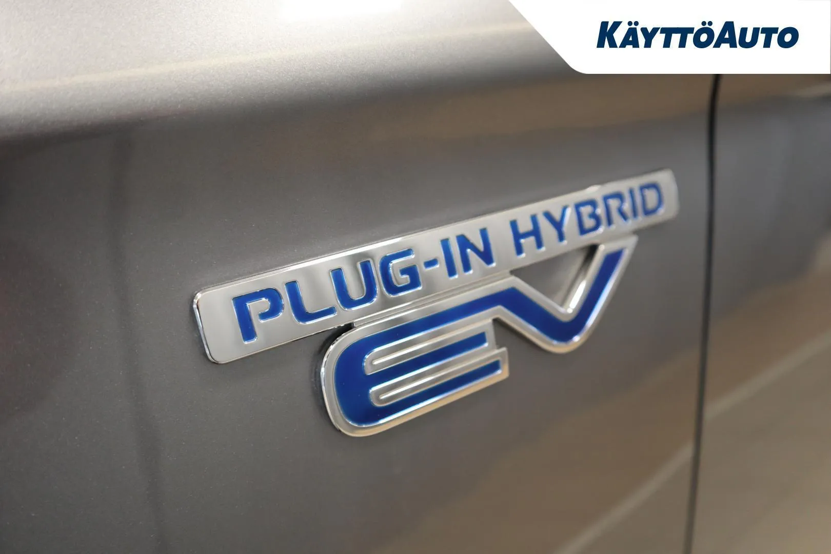 Mitsubishi Outlander PHEV KTL-761 carousel image