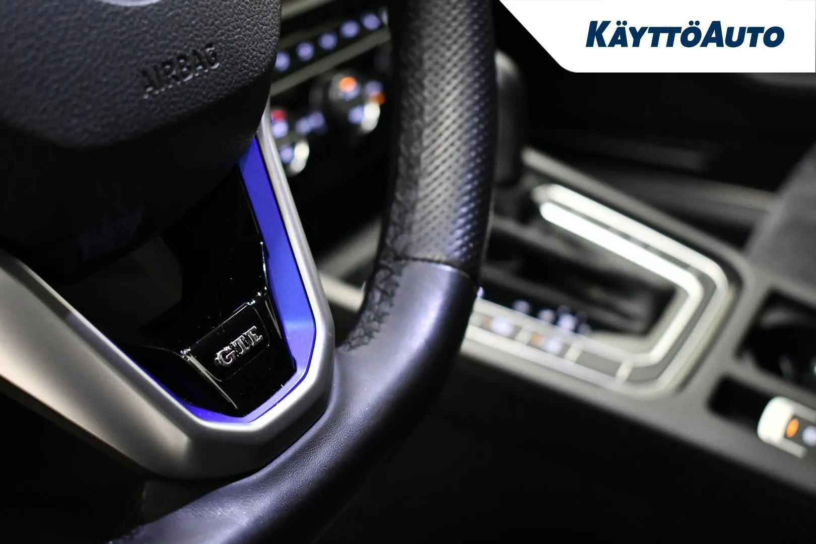 Volkswagen Passat ZOZ-798 carousel image