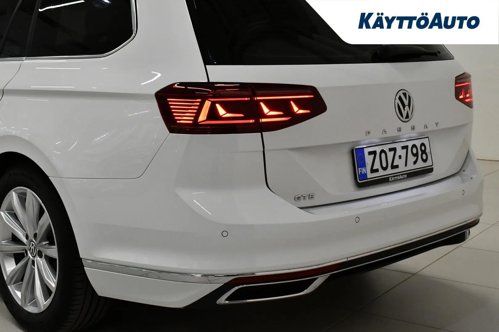 Volkswagen Passat ZOZ-798 carousel image