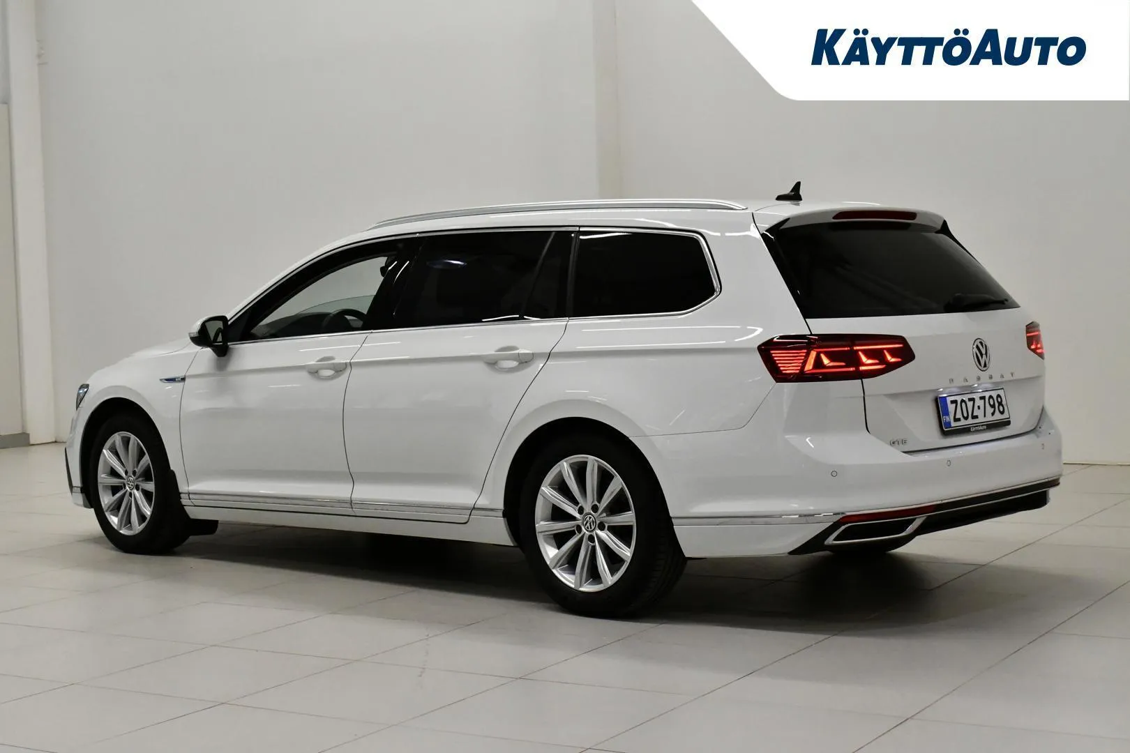 Volkswagen Passat ZOZ-798 carousel image