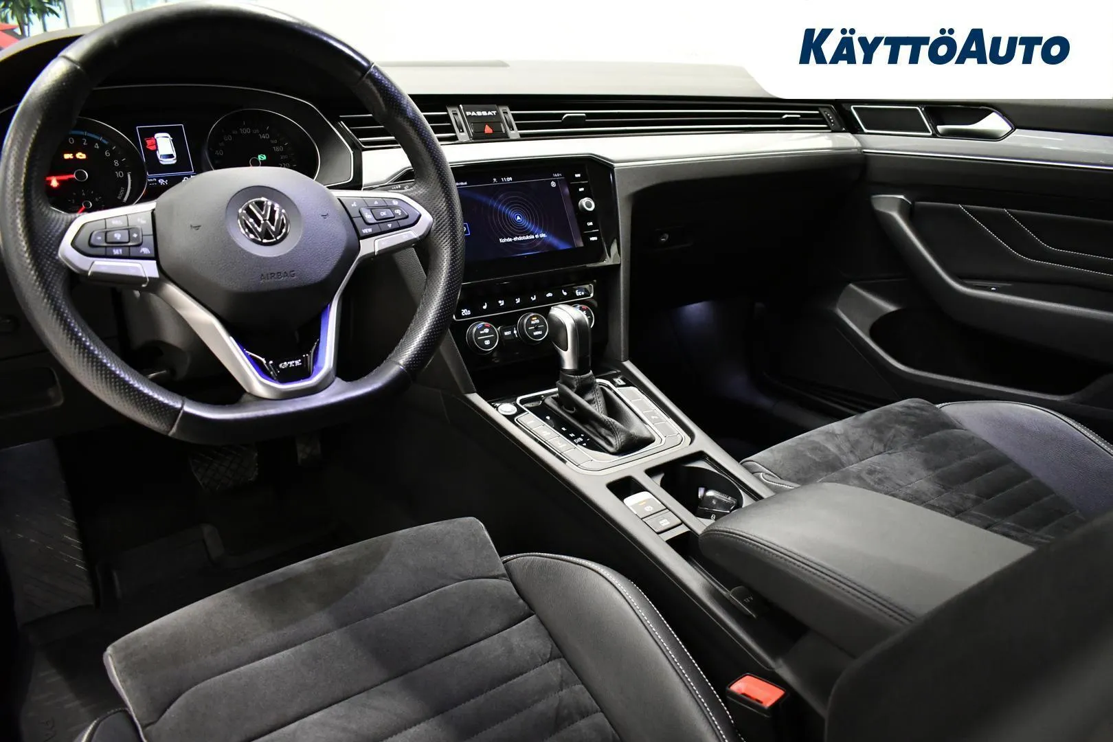 Volkswagen Passat ZOZ-798 carousel image