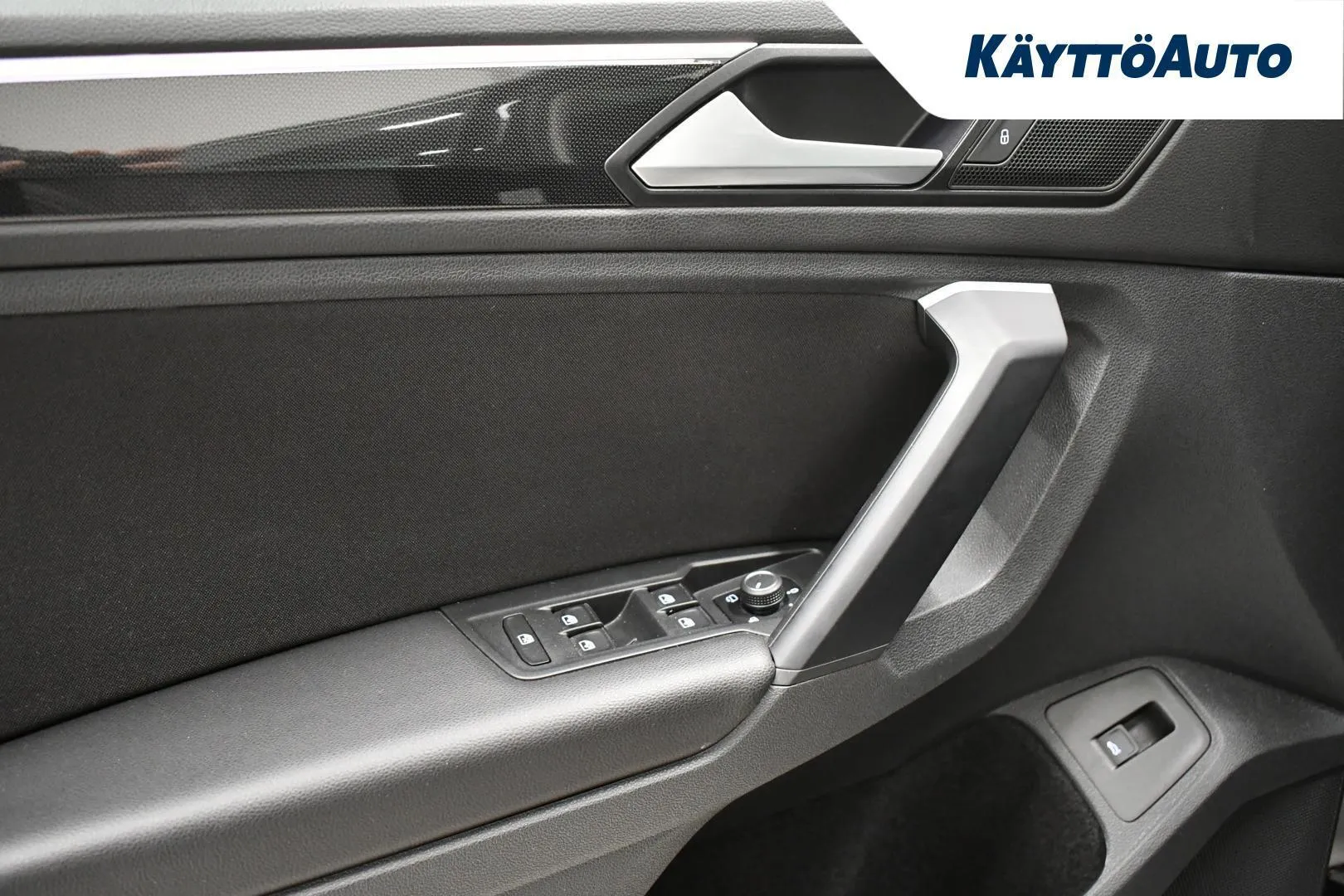 Volkswagen Tiguan JME-255 carousel image