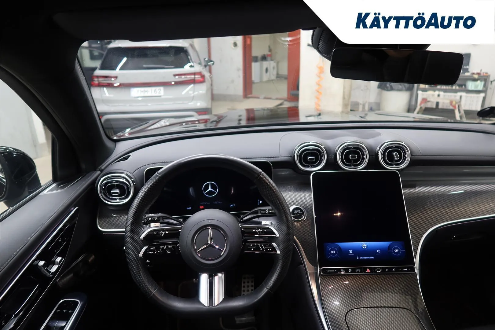 Mercedes-Benz GLC EUU-841 carousel image