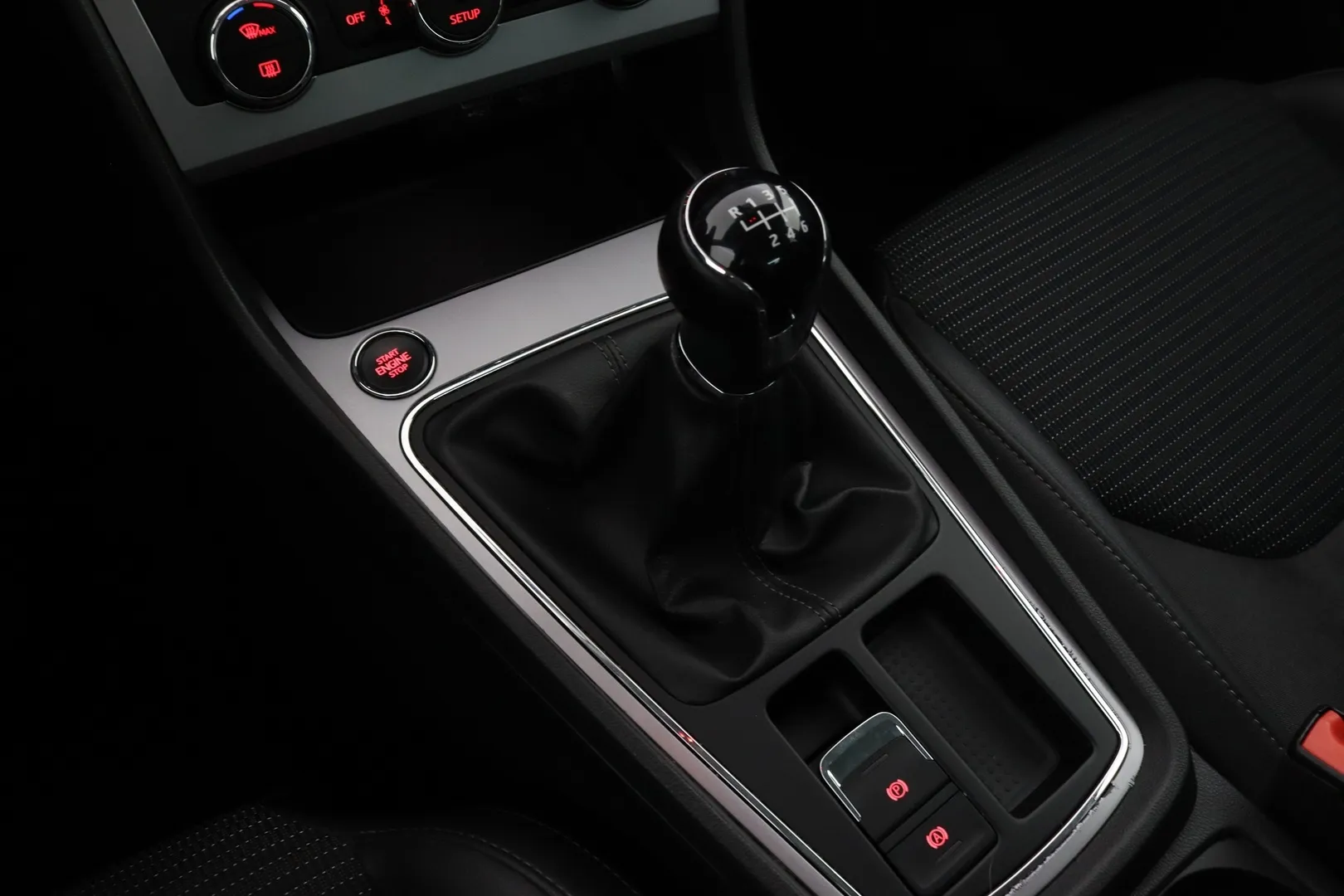 Seat Leon OVT-552 carousel image
