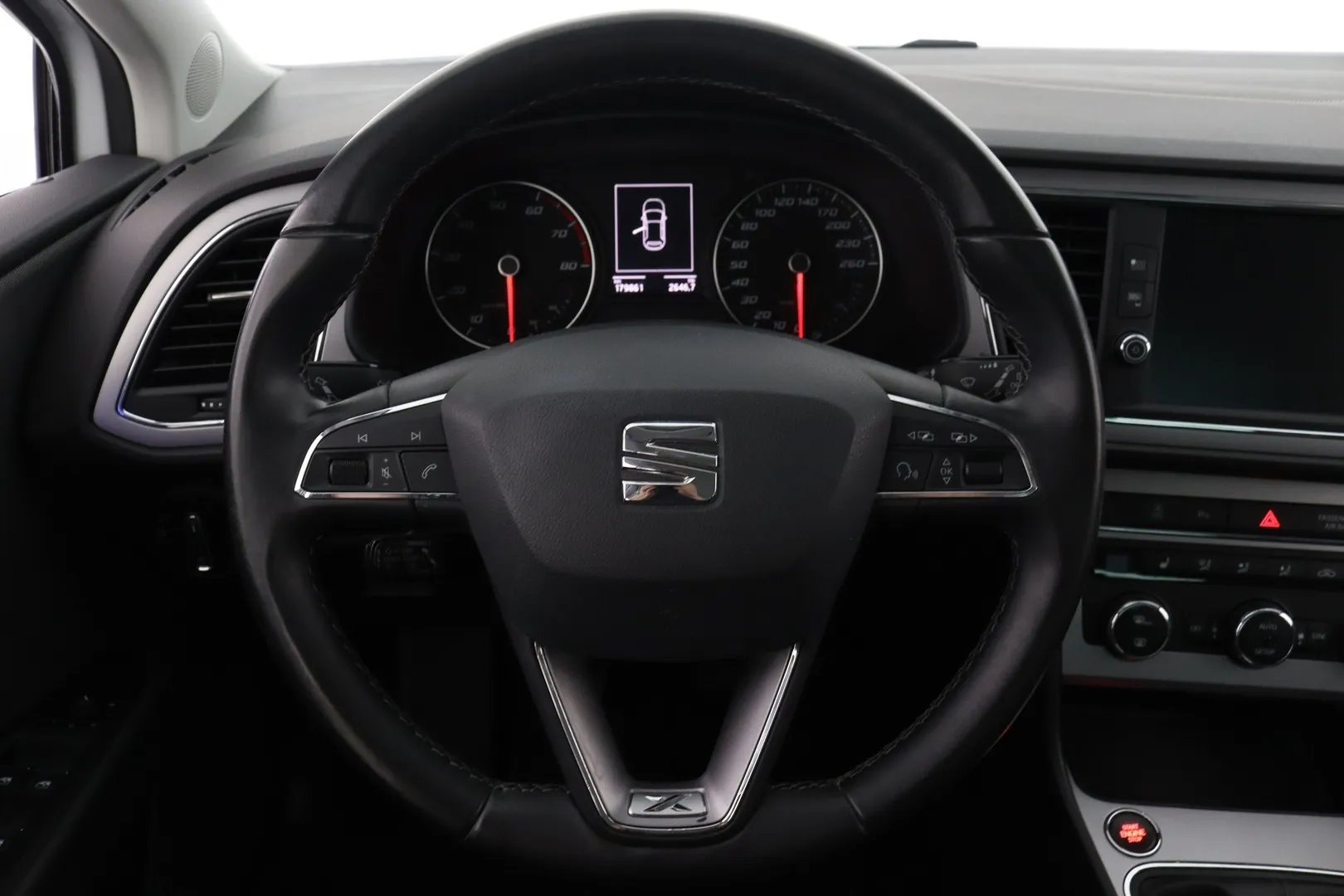Seat Leon OVT-552 carousel image