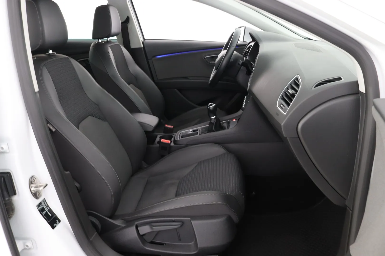 Seat Leon OVT-552 carousel image