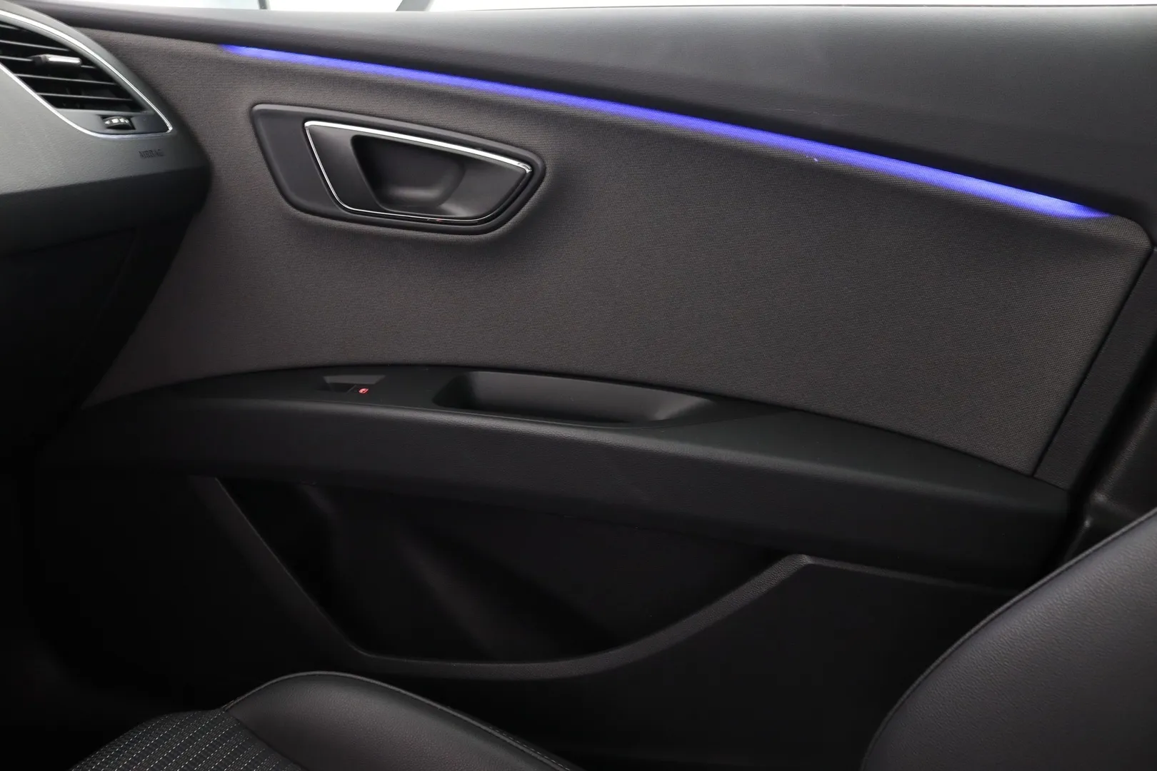 Seat Leon OVT-552 carousel image