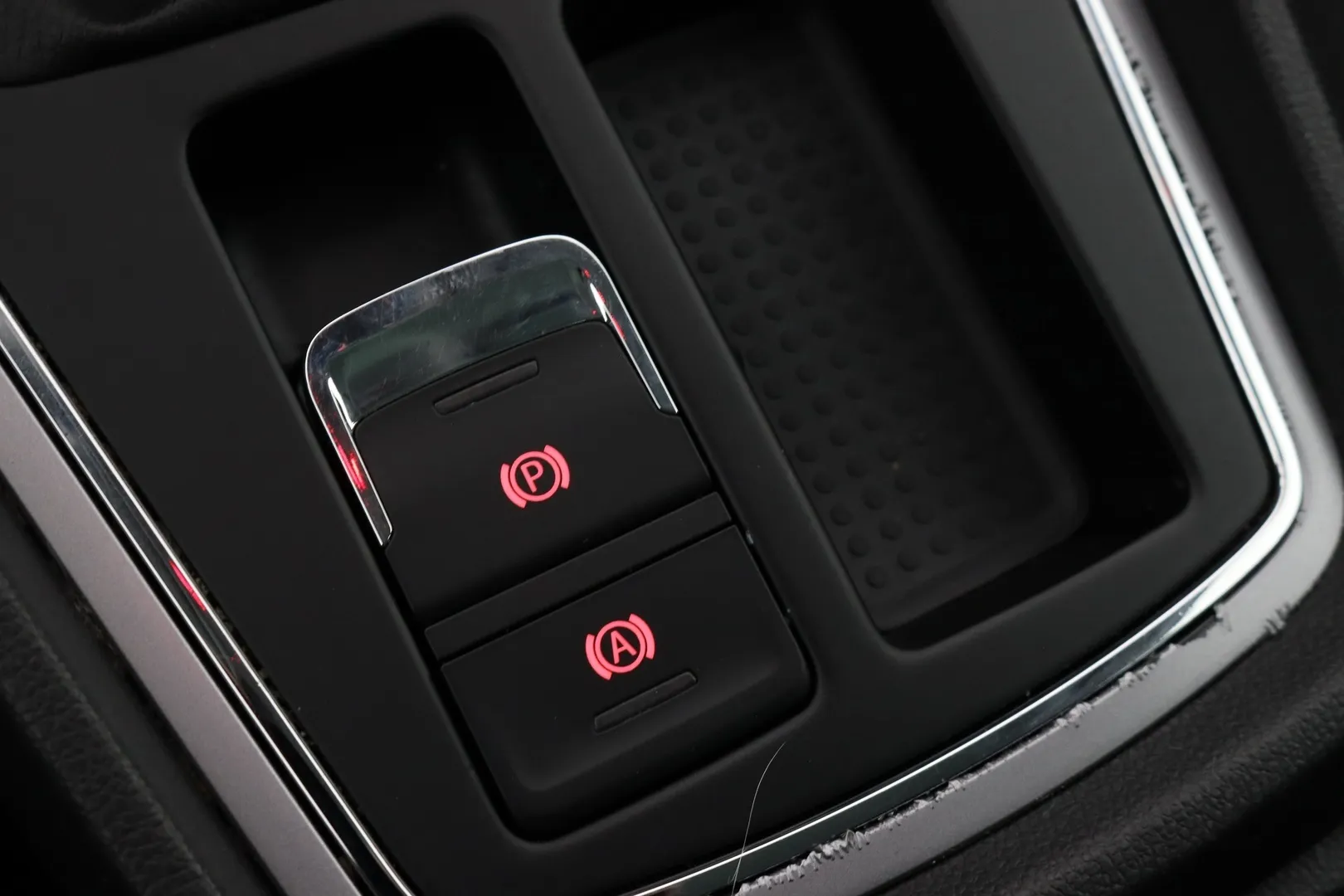 Seat Leon OVT-552 carousel image