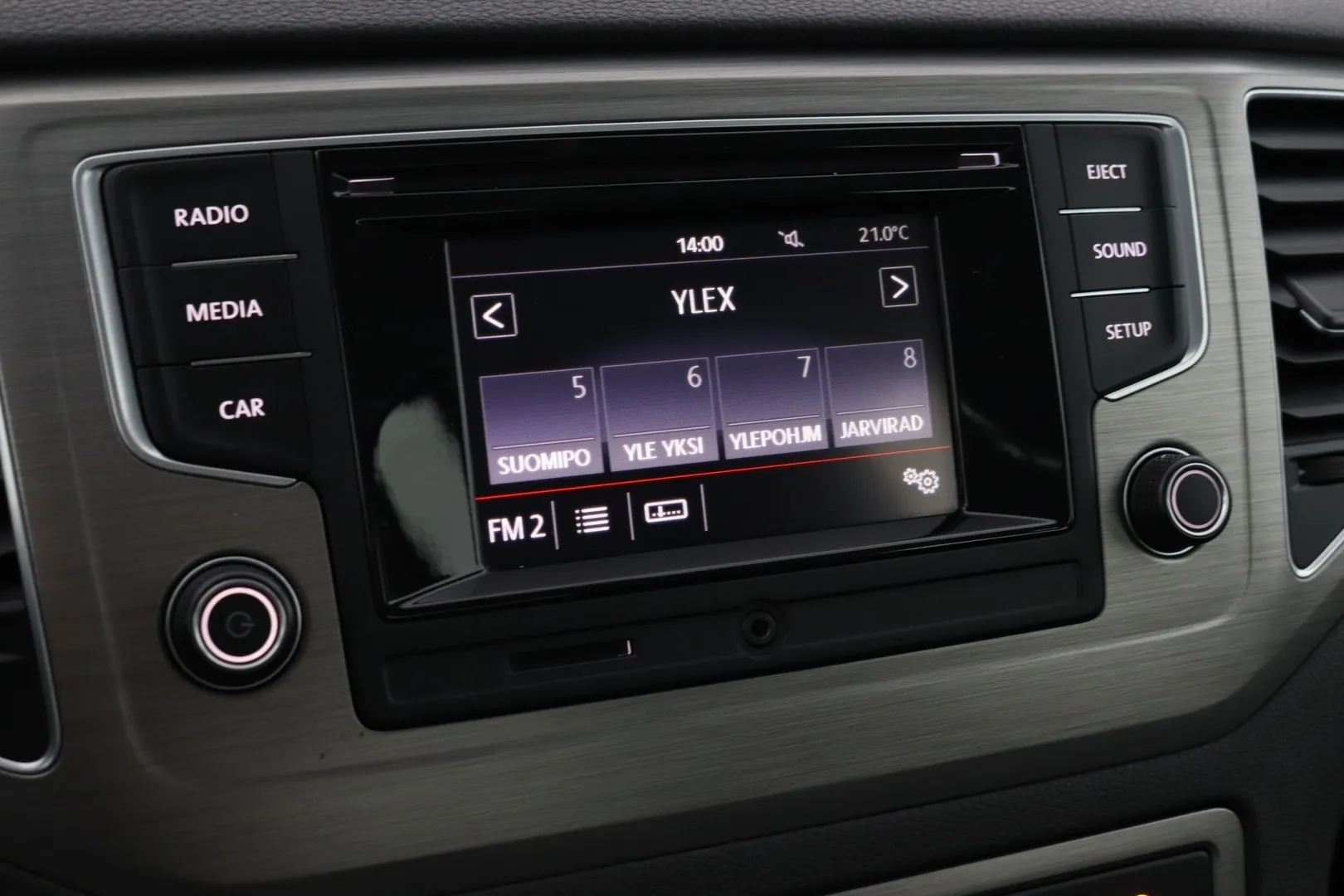 Volkswagen Golf Sportsvan RRZ-842 carousel image