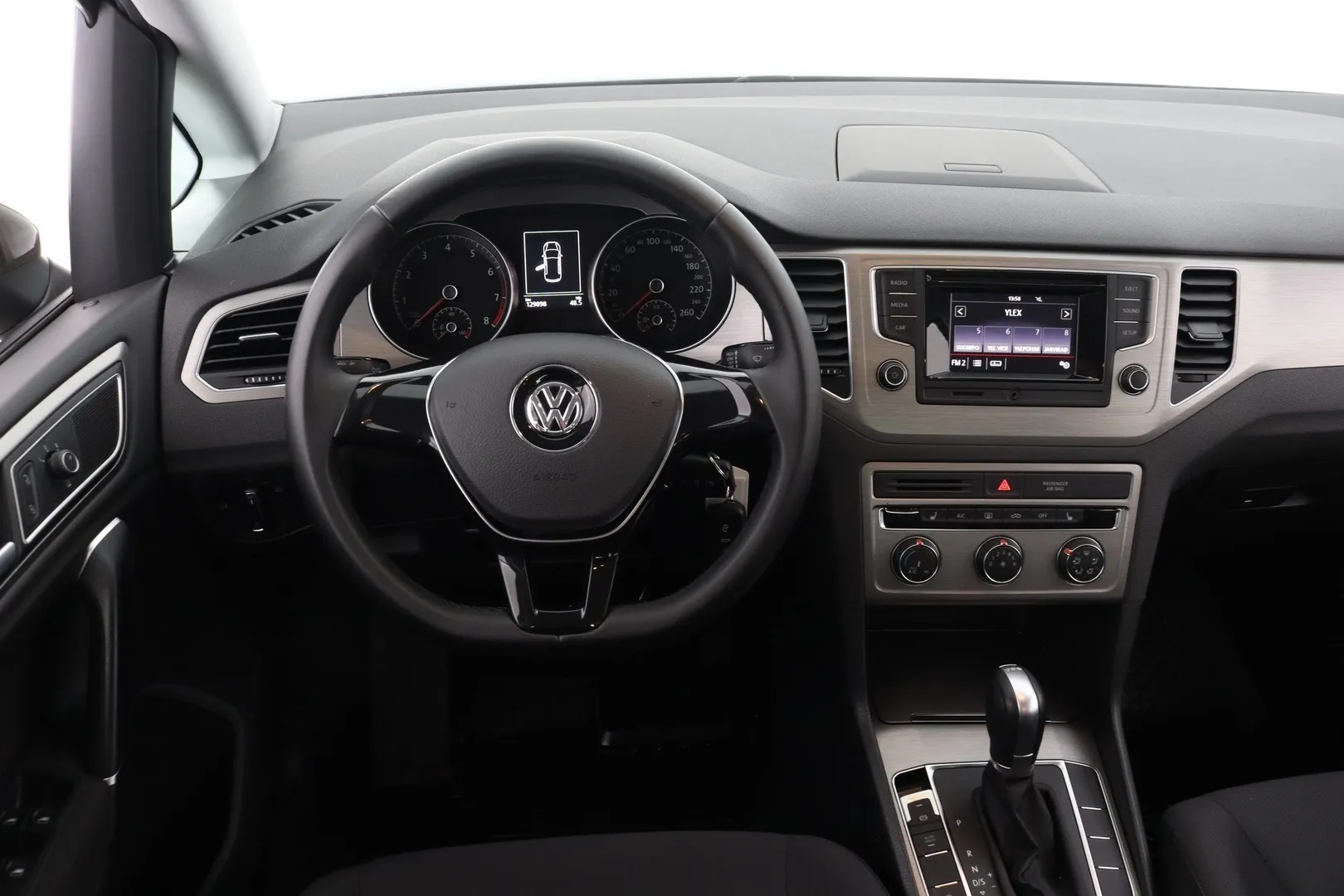Volkswagen Golf Sportsvan RRZ-842 carousel image
