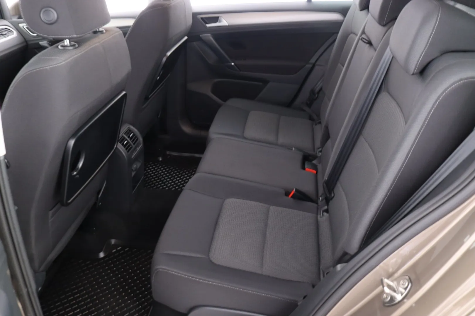 Volkswagen Golf Sportsvan RRZ-842 carousel image