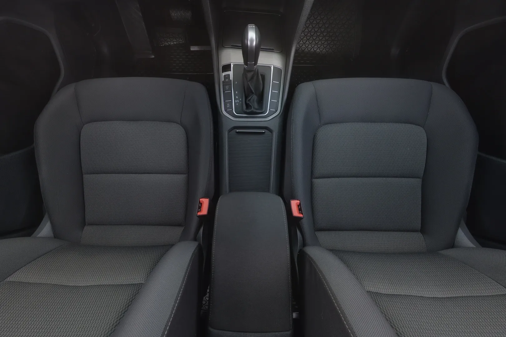 Volkswagen Golf Sportsvan RRZ-842 carousel image