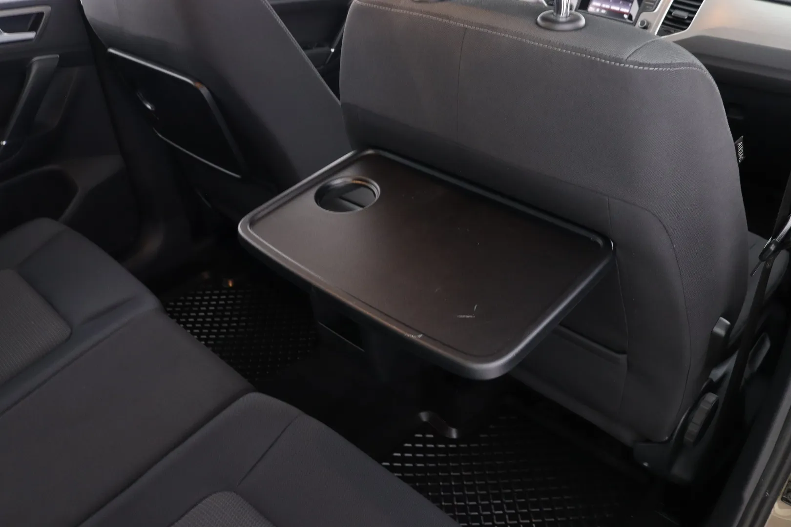 Volkswagen Golf Sportsvan RRZ-842 carousel image