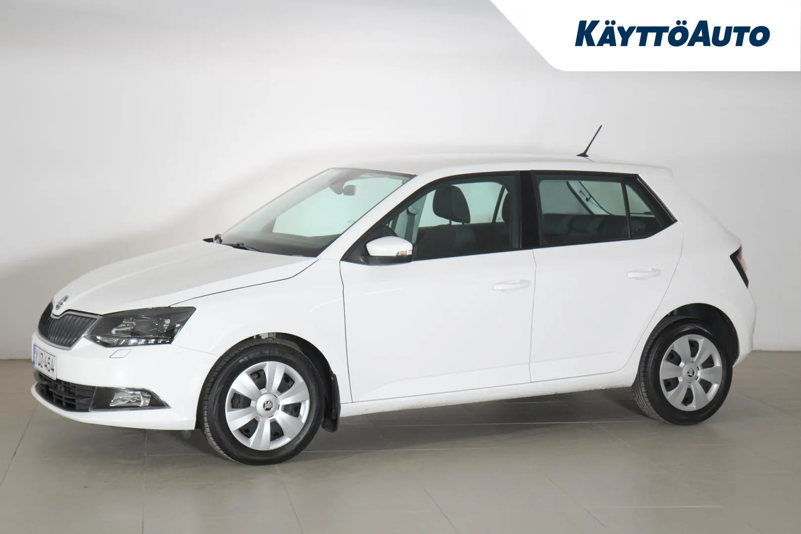 Skoda Fabia YJZ-454 carousel image