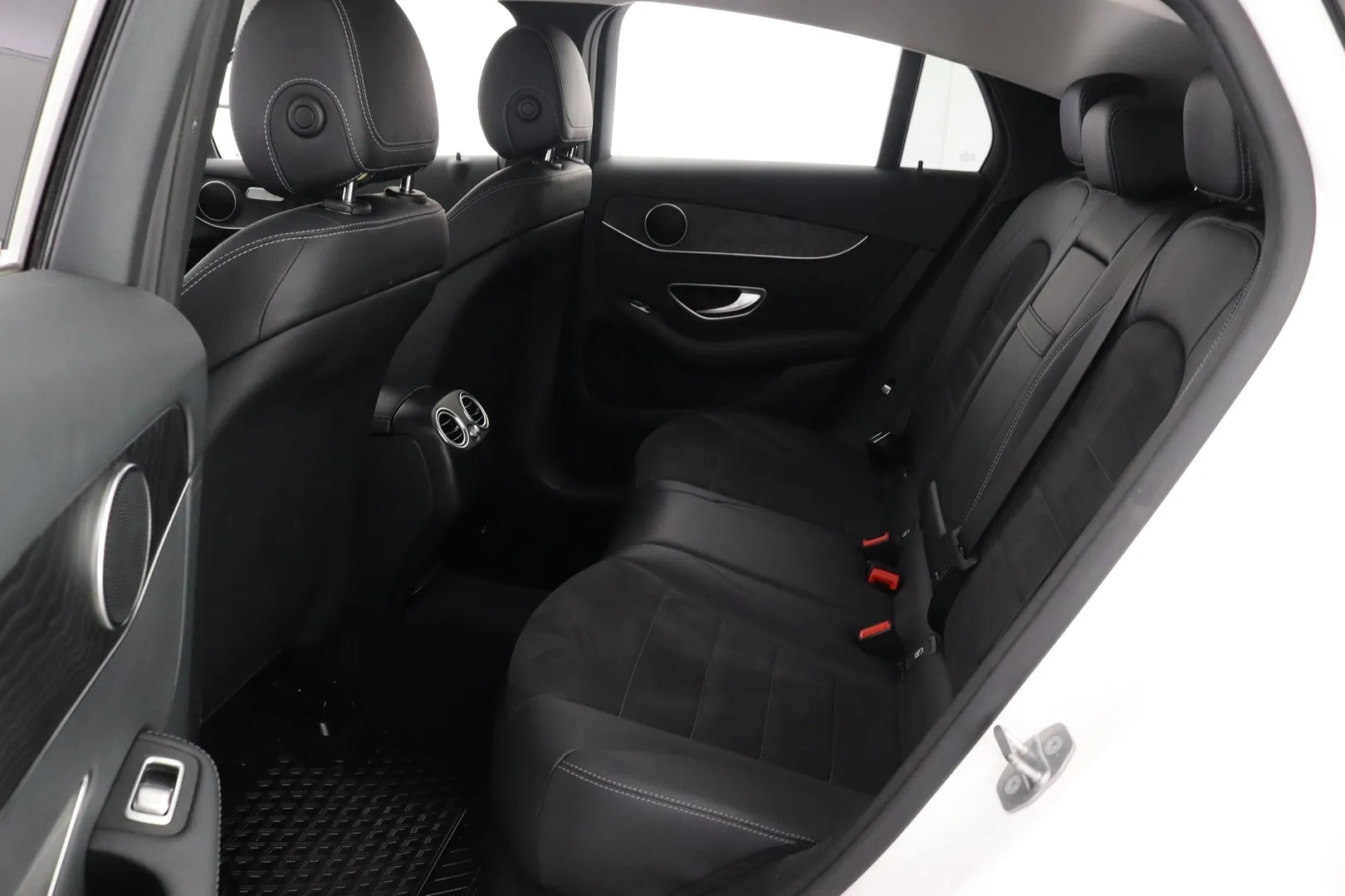 Mercedes-Benz GLC VZF-375 carousel image