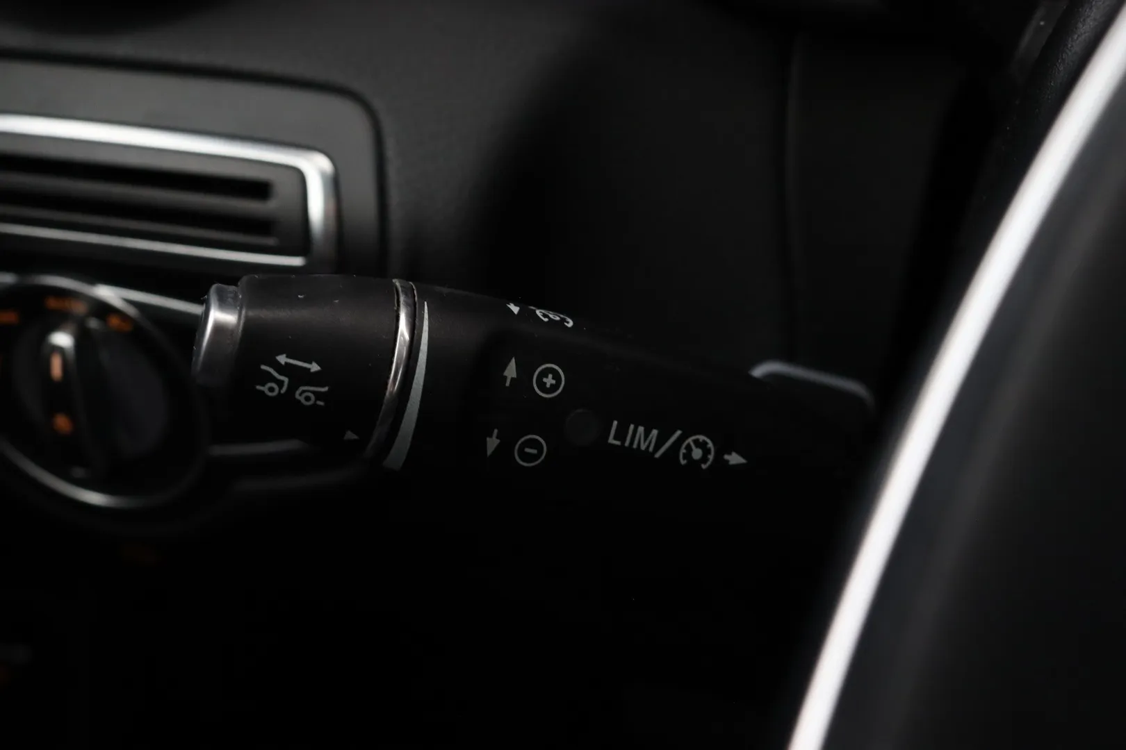 Mercedes-Benz GLC VZF-375 carousel image