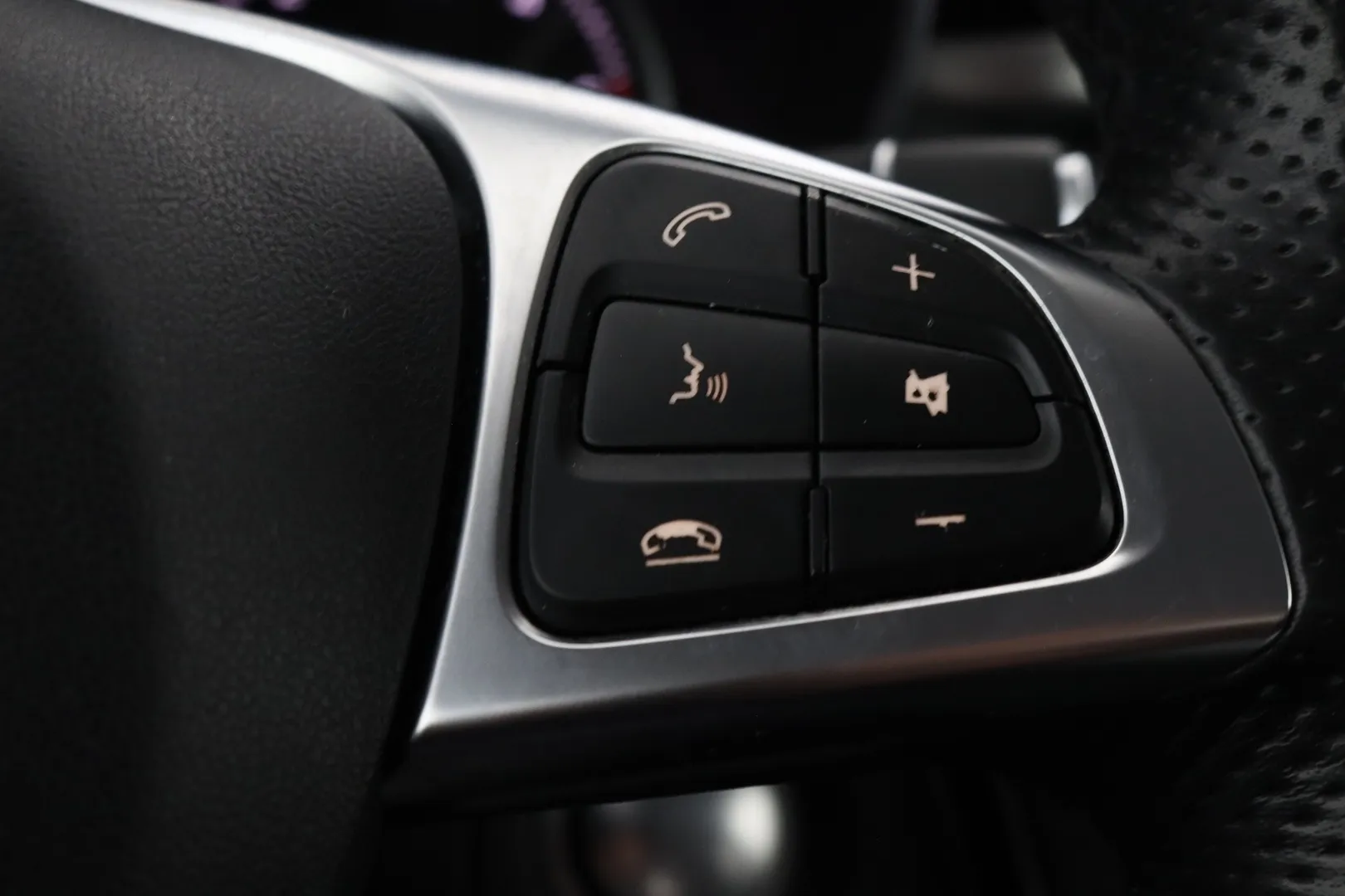 Mercedes-Benz GLC VZF-375 carousel image