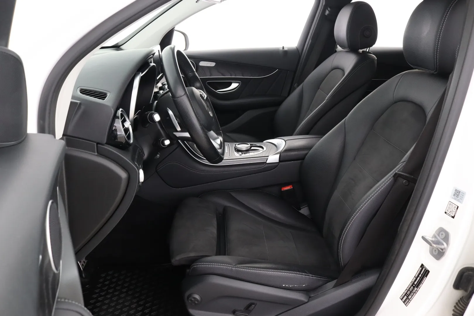 Mercedes-Benz GLC VZF-375 carousel image