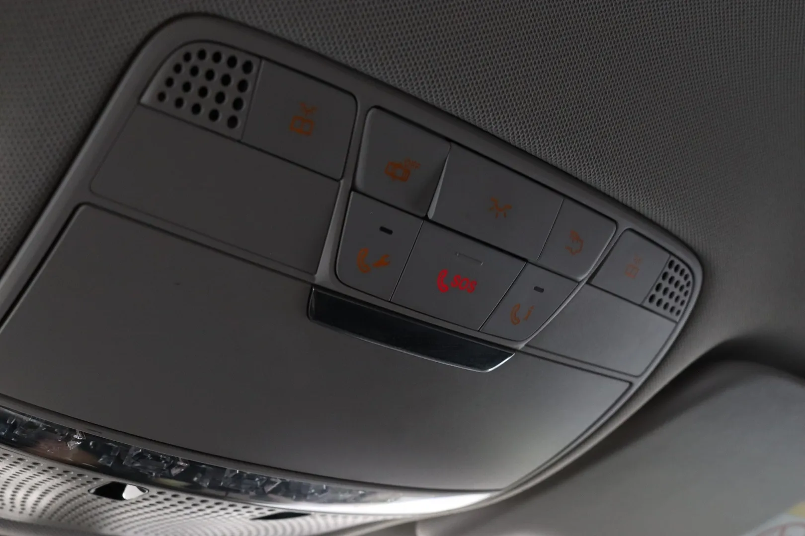 Mercedes-Benz GLC VZF-375 carousel image