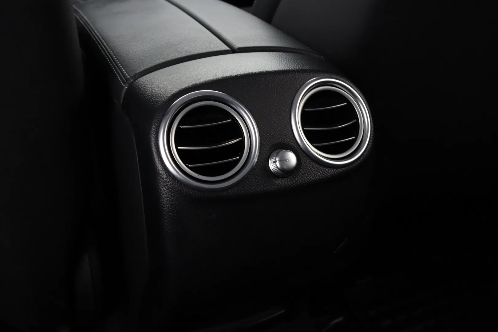Mercedes-Benz GLC VZF-375 carousel image