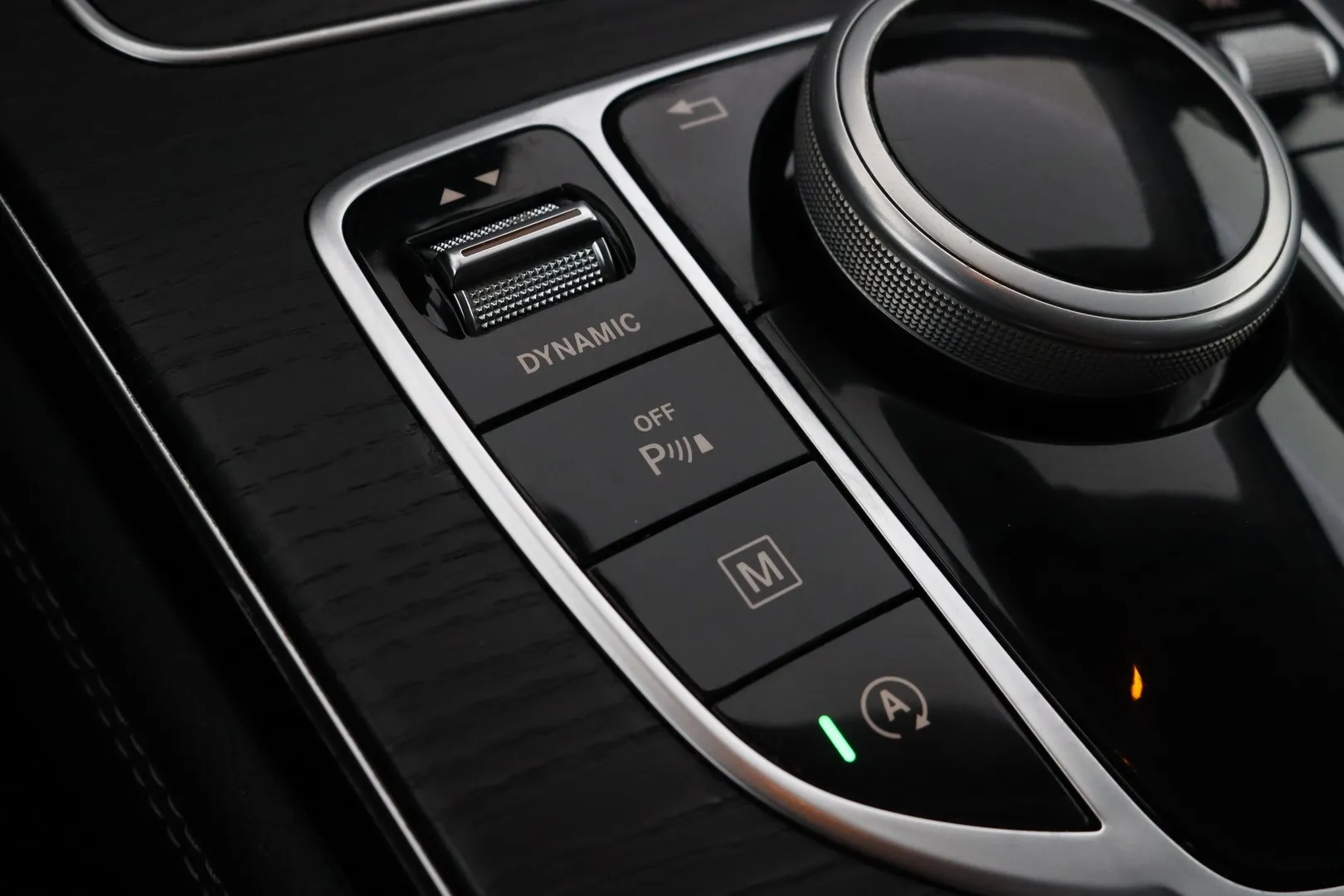 Mercedes-Benz GLC VZF-375 carousel image