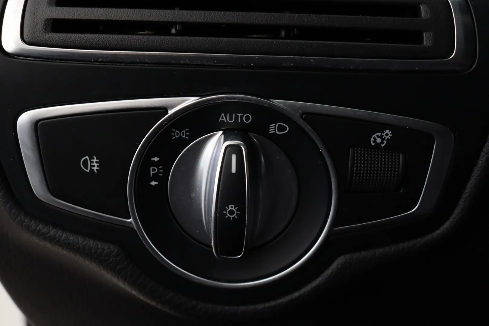 Mercedes-Benz GLC VZF-375 carousel image