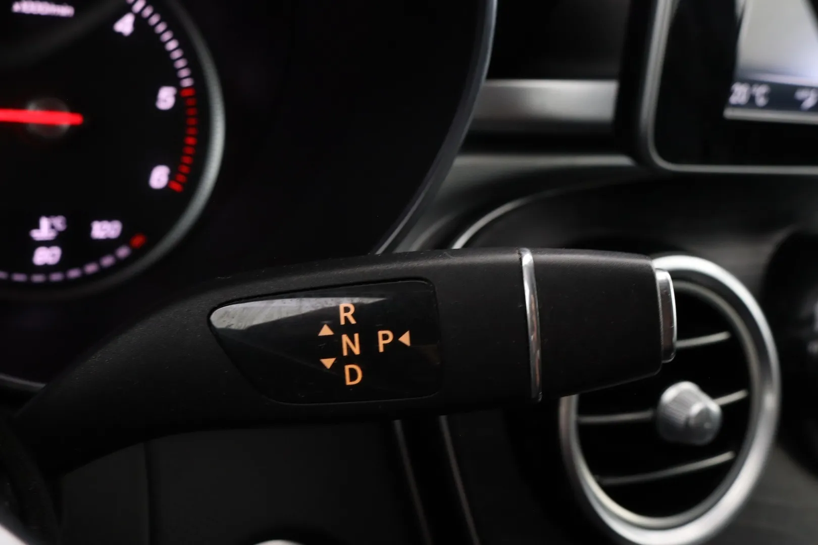 Mercedes-Benz GLC VZF-375 carousel image