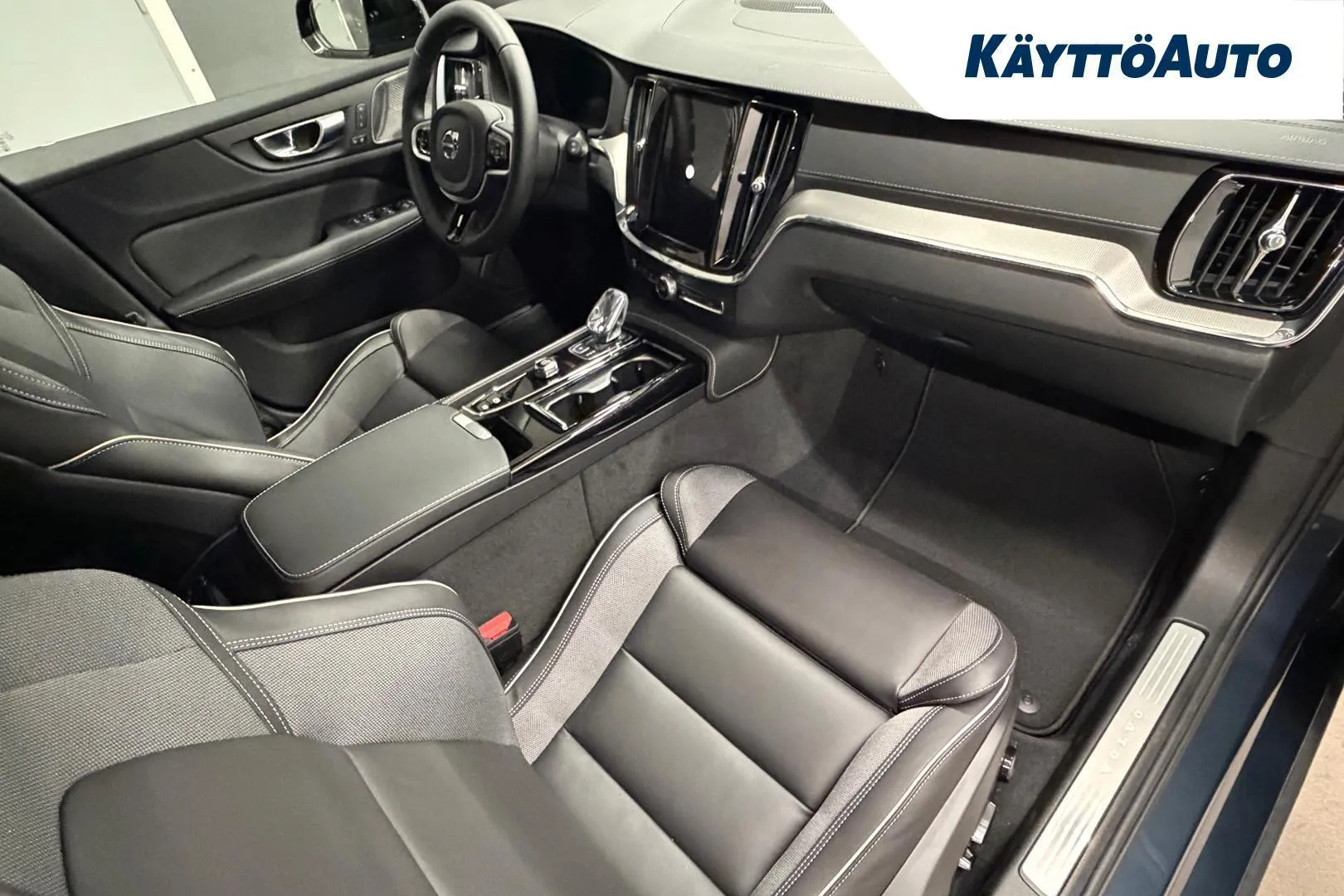Volvo V60 ZRL-297 carousel image