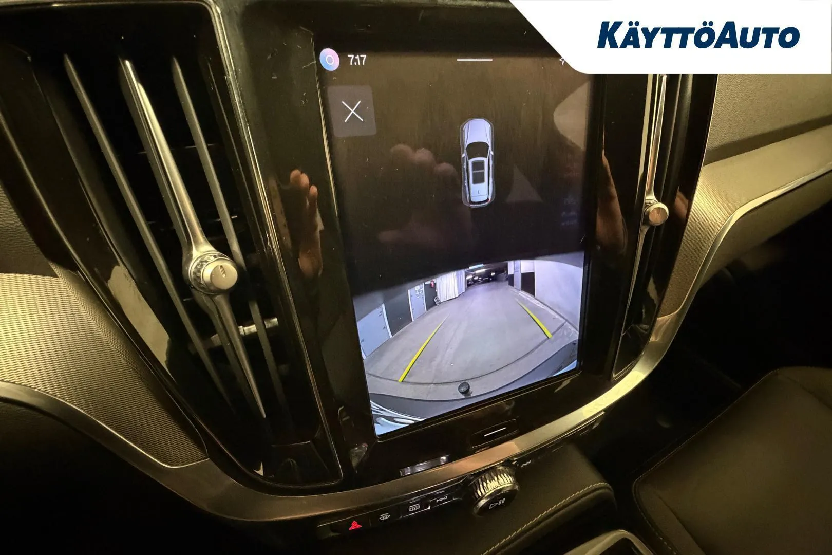 Volvo V60 KUS-627 carousel image