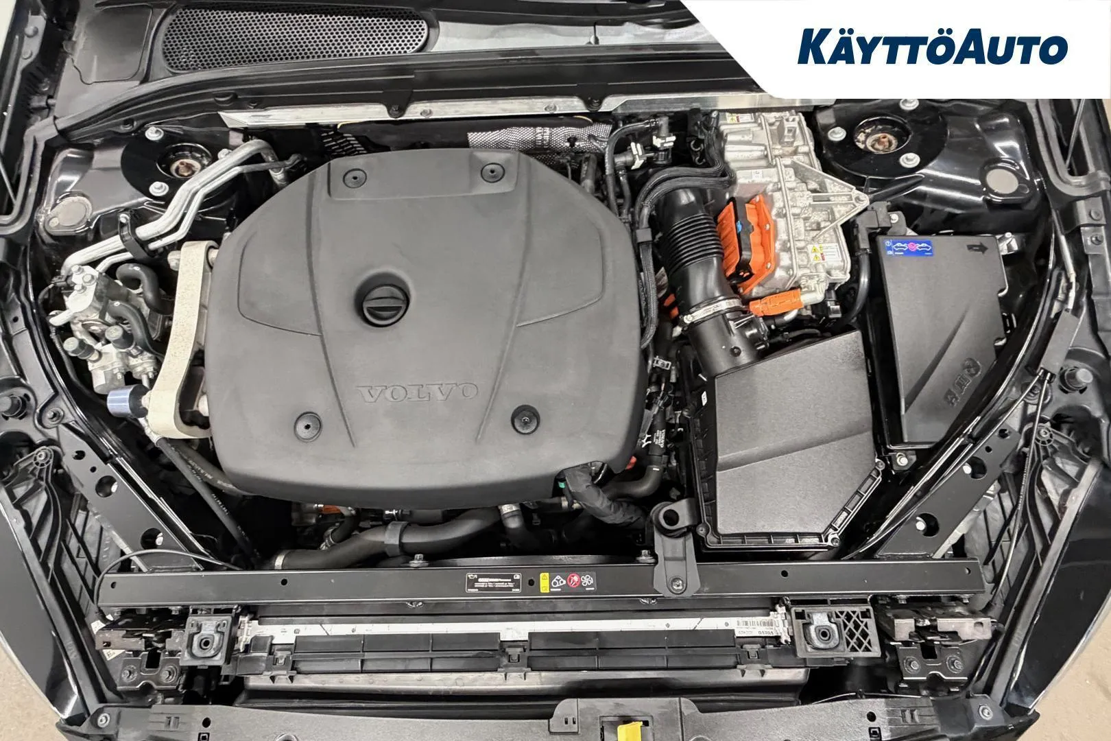 Volvo V60 KUS-627 carousel image