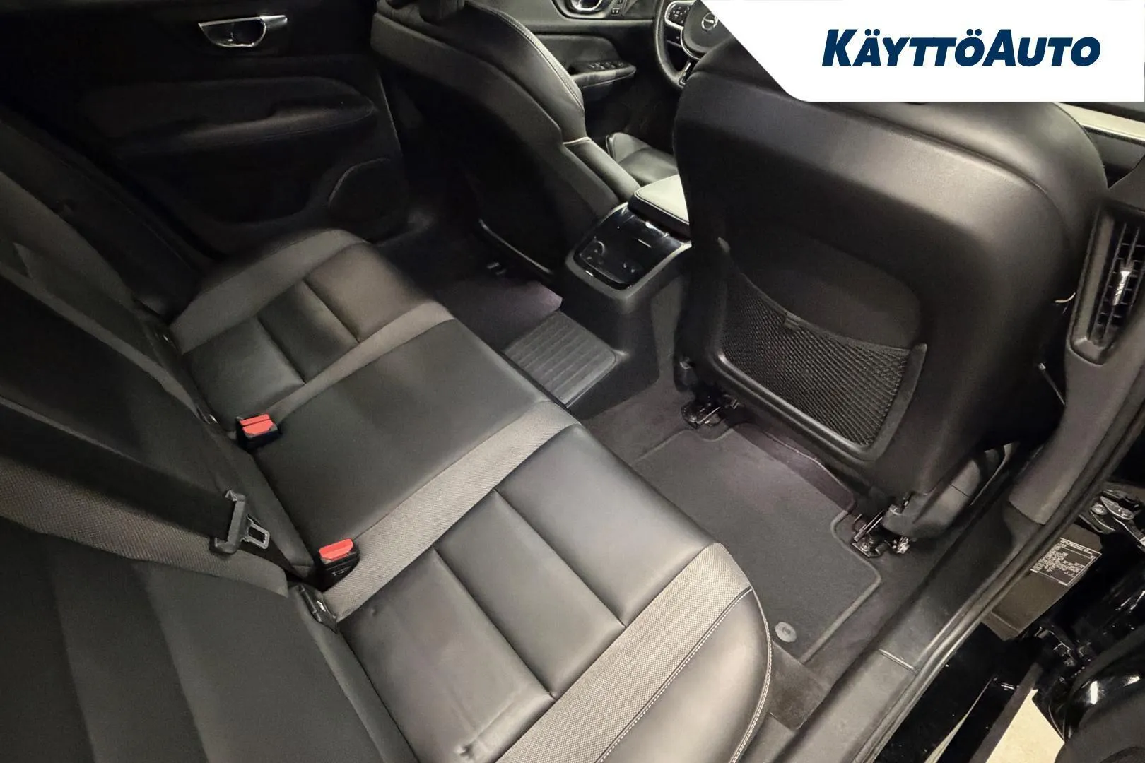 Volvo V60 KUS-627 carousel image