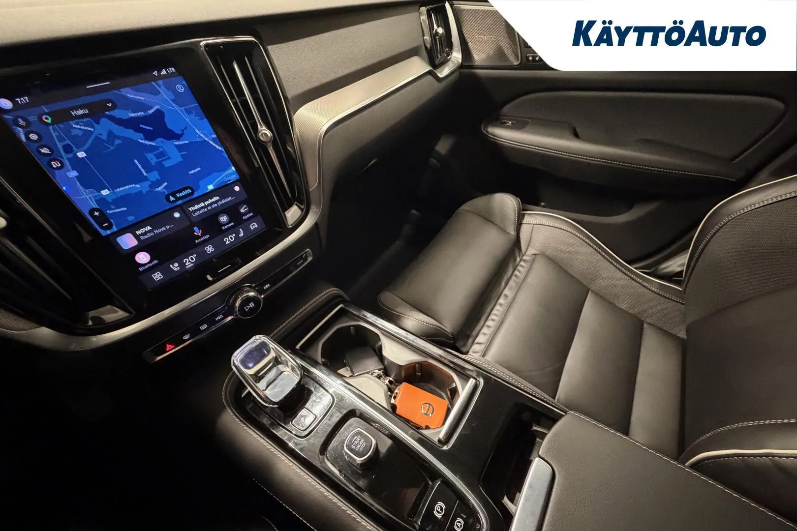 Volvo V60 KUS-627 carousel image