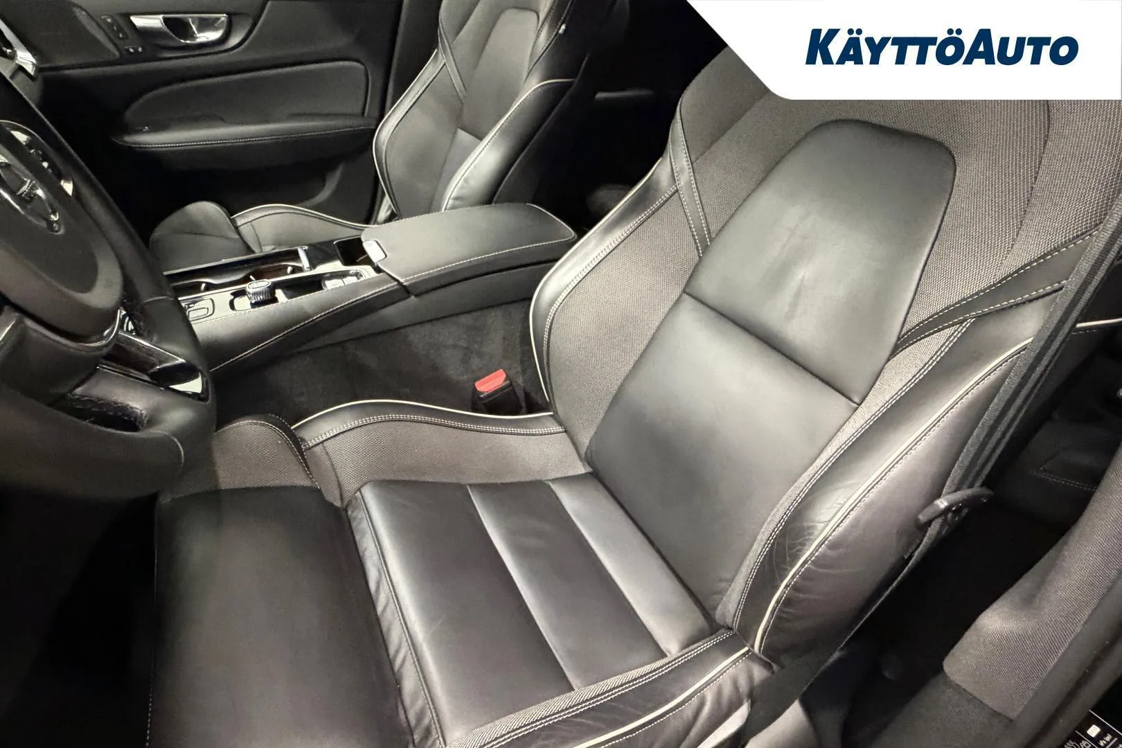 Volvo V60 KUS-627 carousel image