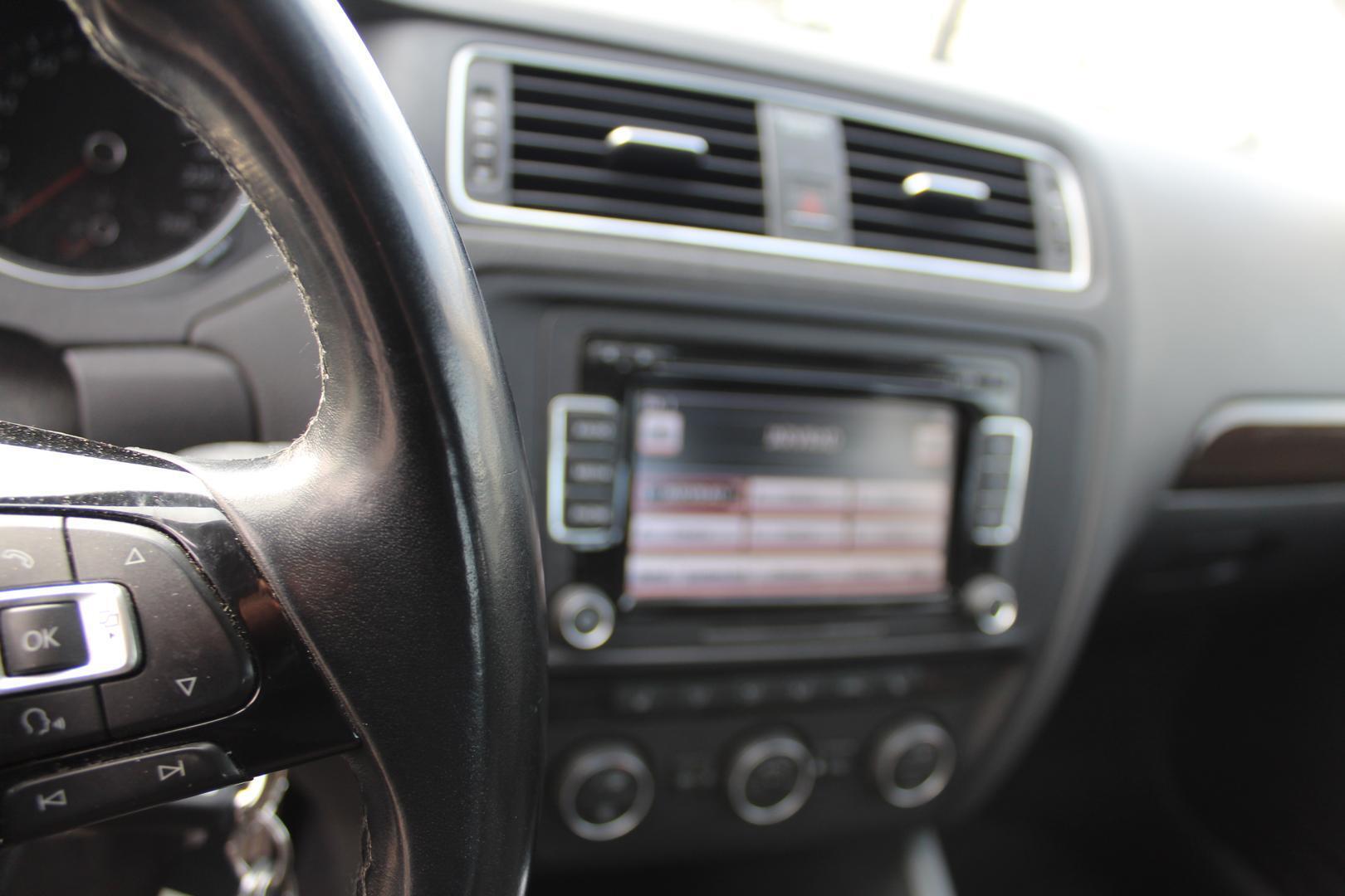 Volkswagen Jetta 2015, kuva 5/11
