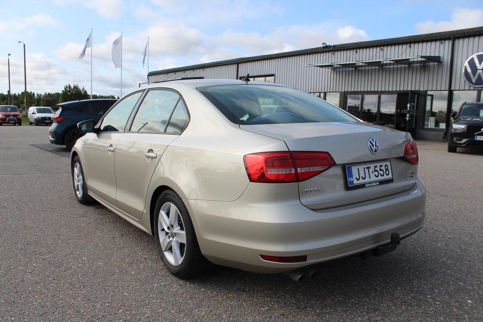 Volkswagen Jetta 2015, kuva 2/11