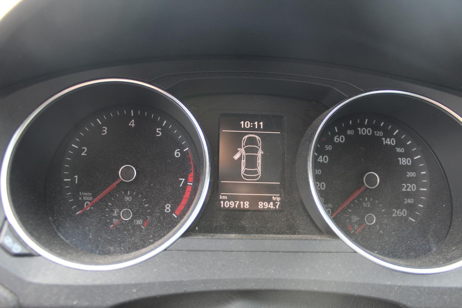 Volkswagen Jetta 2015, kuva 6/11