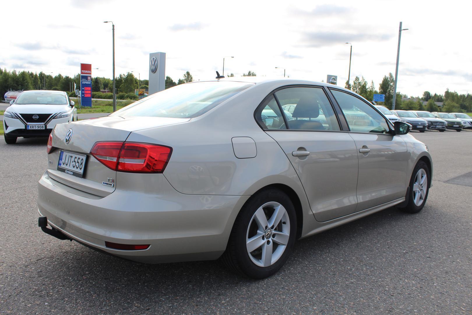 Volkswagen Jetta 2015, kuva 3/11