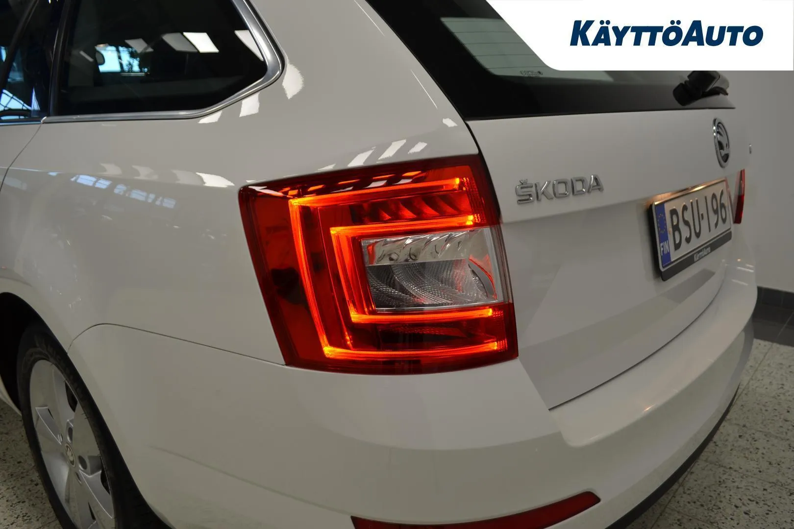 Skoda Octavia BSU-196 carousel image