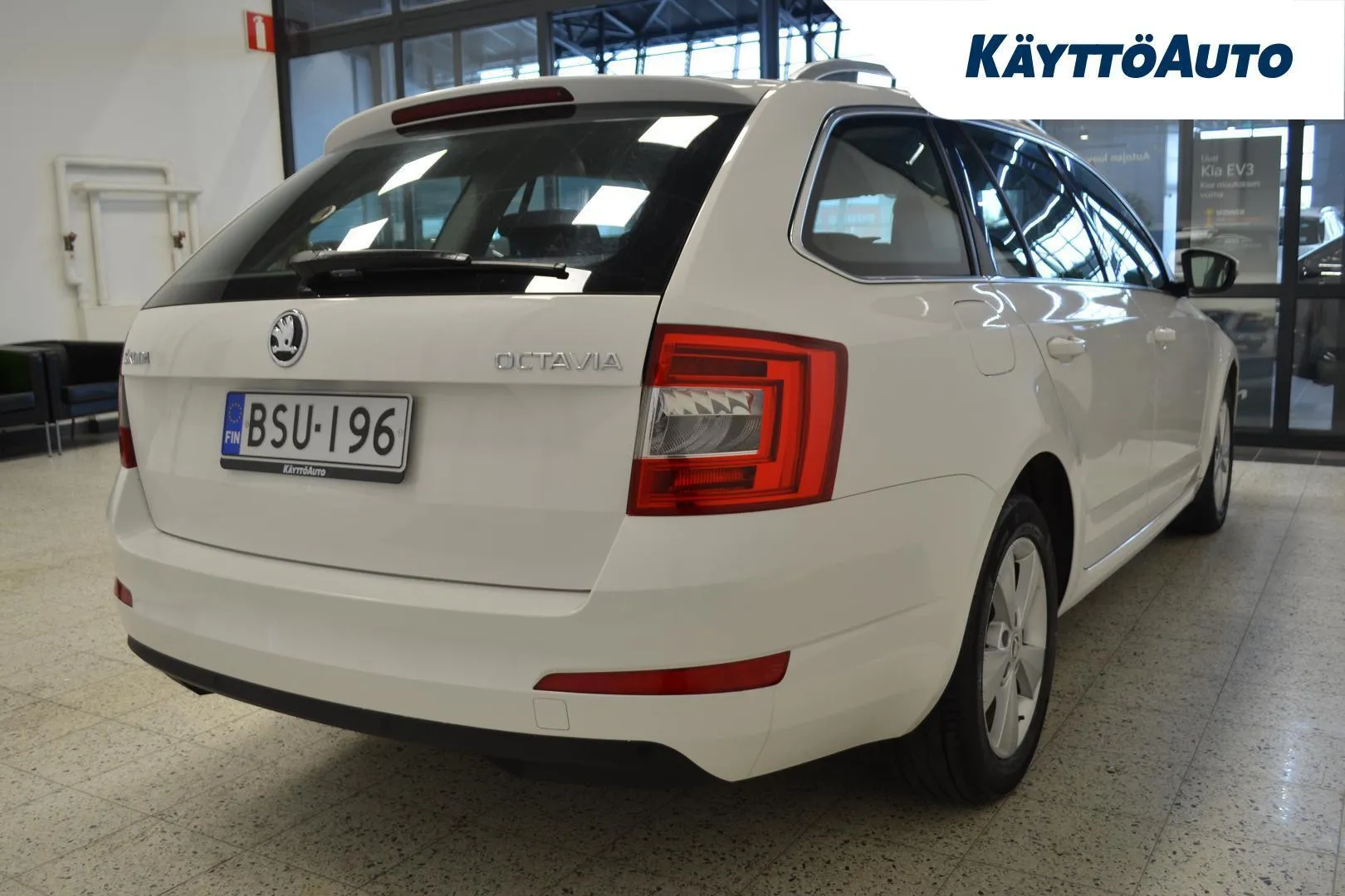 Skoda Octavia BSU-196 carousel image