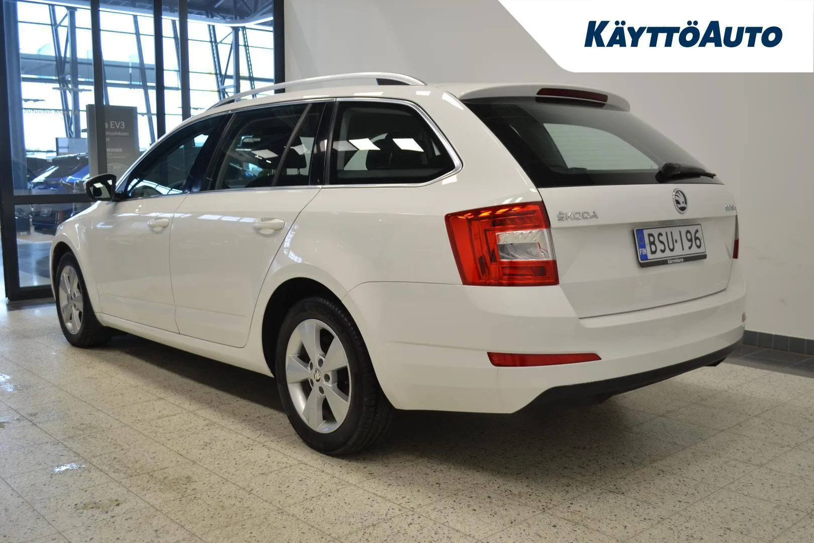 Skoda Octavia BSU-196 carousel image